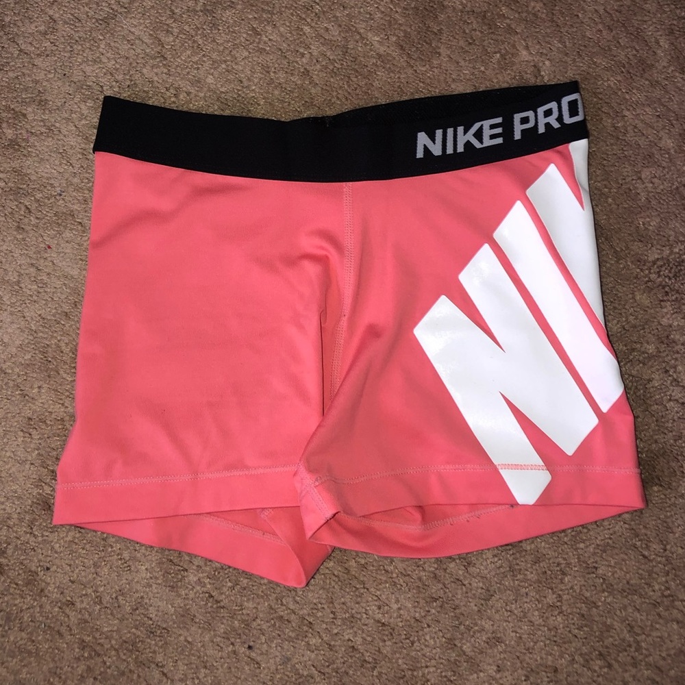 Women’s Nike Pro’s